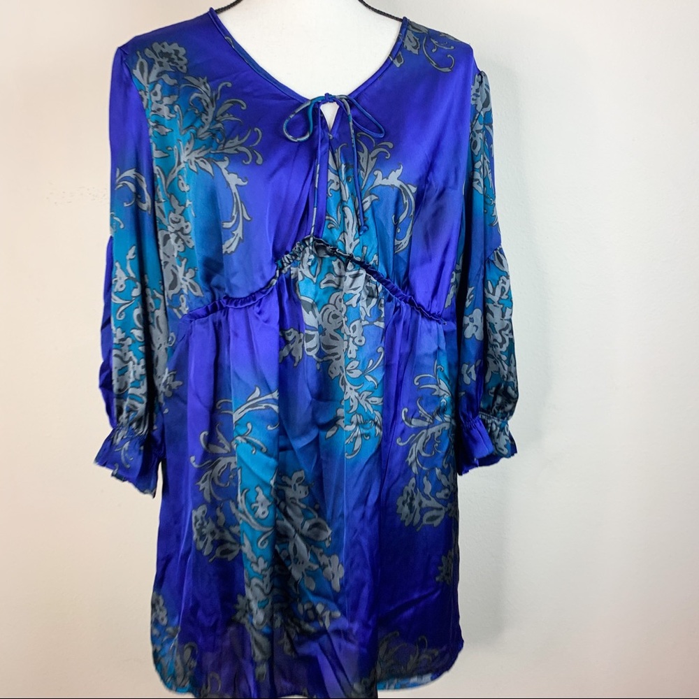 Evolution Blouse Long Sleeve Top